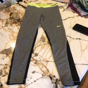 Nike pro workout leggings